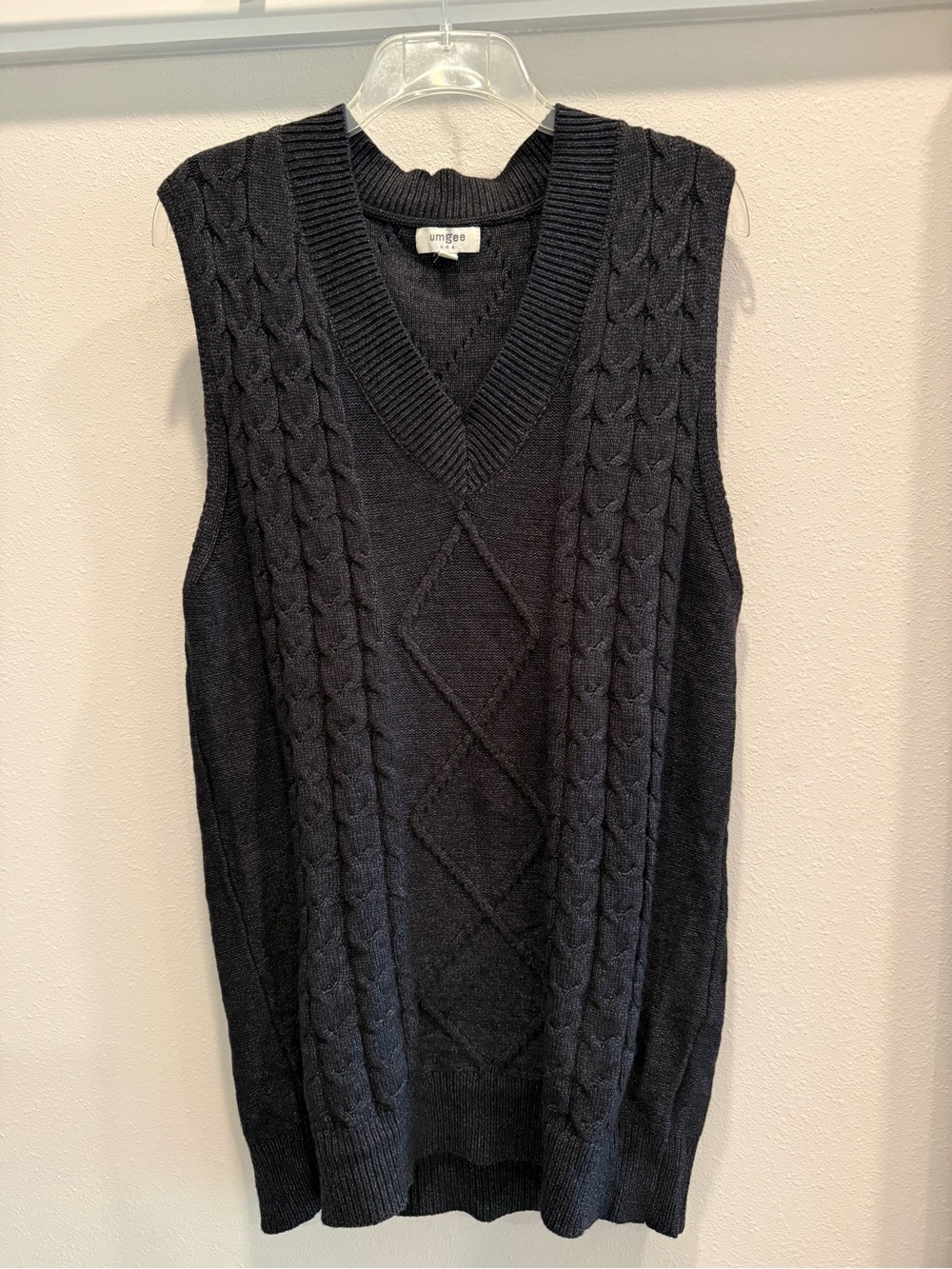 Umgee Black Cable Knit V-Neck Sleeveless Sweater Vest